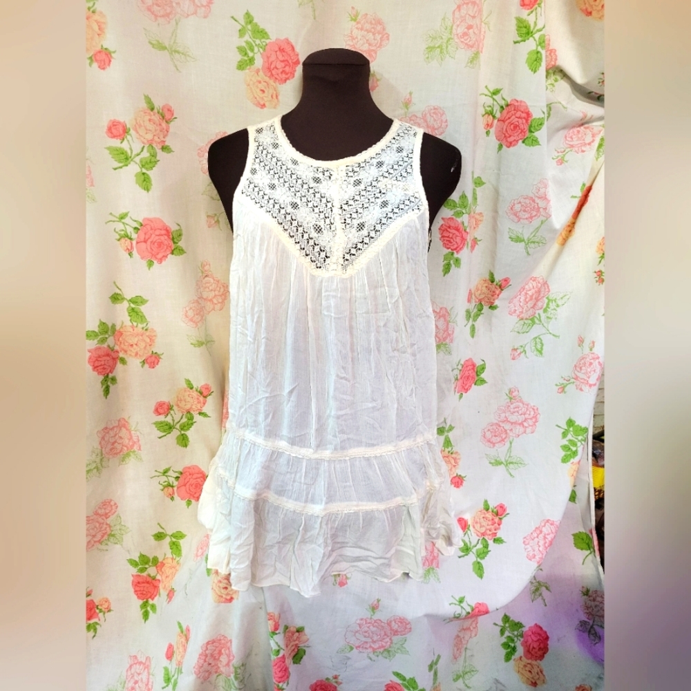 AEO Sheer Blouse - Picture 1 of 6